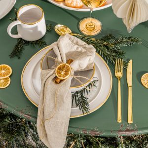 Shell Fyrklovern Prostota i naturalność – przepis na piękną zimową aranżację stołu – Kolekcja stoneware SHELL Fyrklövern